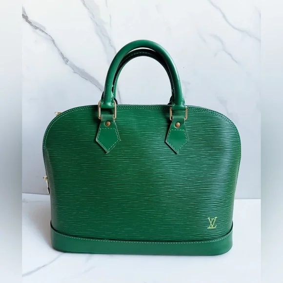 Sale!! Louis Vuitton Green Epi Leather Alma 🍃 - Picture 2 of 15